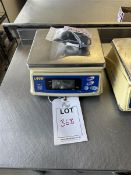 UWE ADM-3000 bench top digital weighing scales, max 15kg, min 40g
