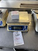 UWE ADM-3000 bench top digital weighing scales, max 15kg, min 40g