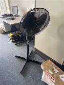Coat rack and oscillating fan