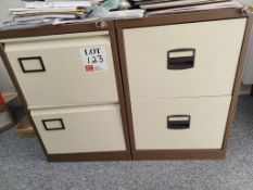 2 x 2-drawer metal filing cabinets with 3-drawer metal filing cabinet (excluding contents)