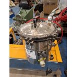 NV209 Portable pressure steam steriliser
