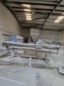 Gantry groove cutting machine