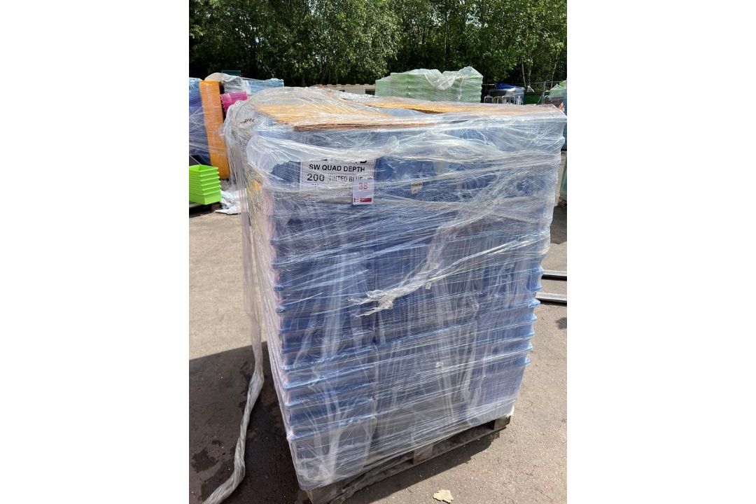 200 x Clear Blue Height Trays - Image 1 of 5