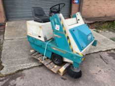 Tennant 200E ride on battery operated Floor Sweeper, run hours 151 with charger