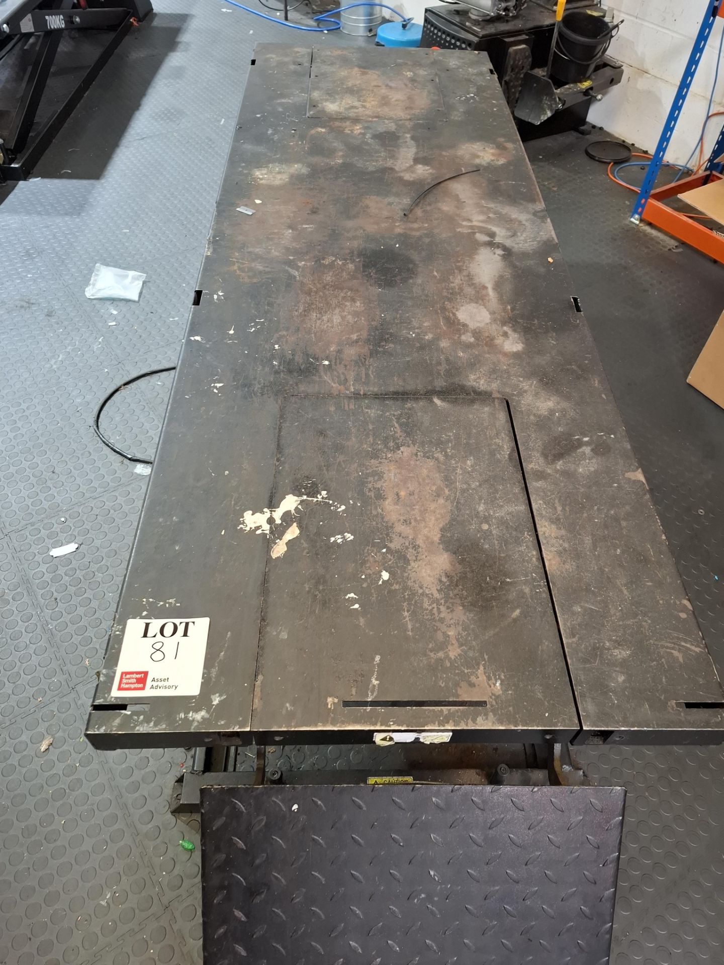 Probike EHS 900 900kg motorcycle lift (2016) - Image 2 of 5