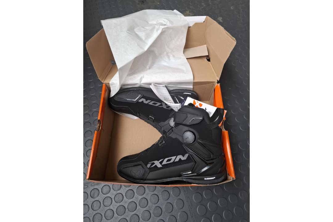 Ixon Bull 2 WP Black motorcycle boots, size EUR44, RRP £149.99 - Image 1 of 4