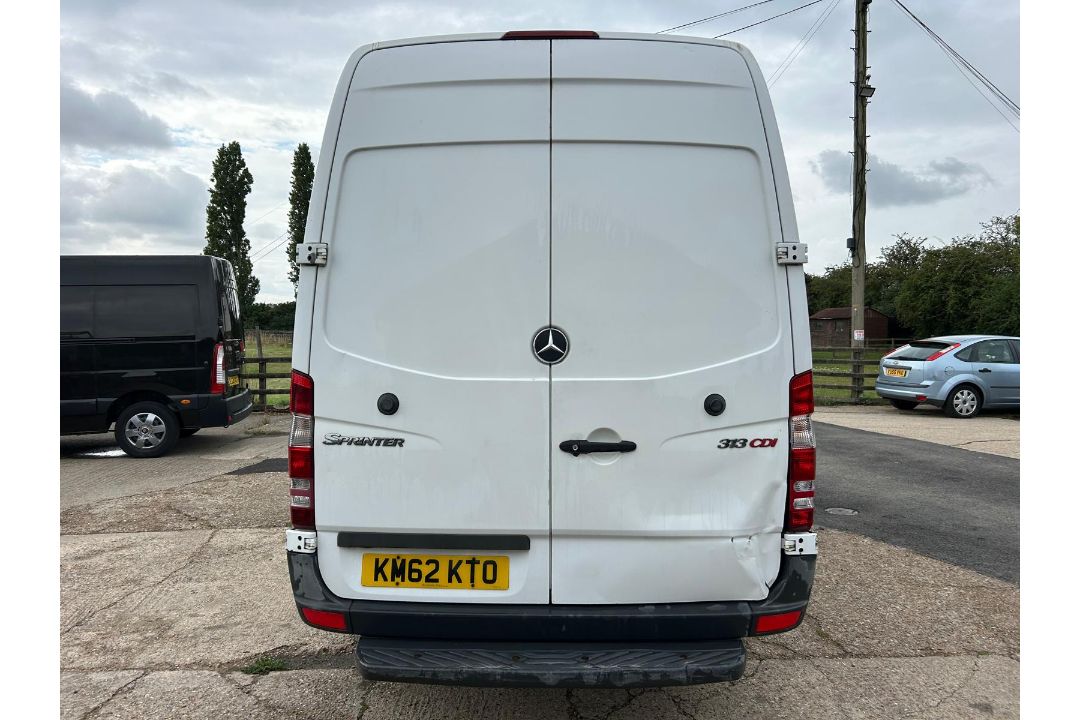 Mercedes Sprinter 313 CDI panel van (2012) - Image 4 of 20