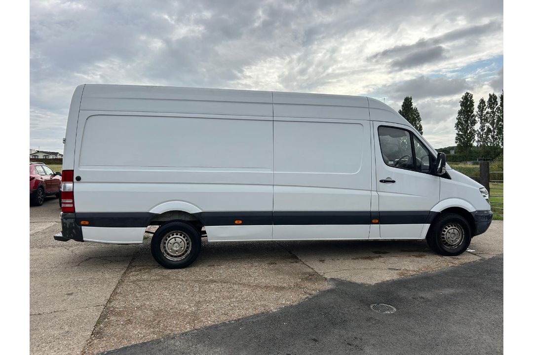 Mercedes Sprinter 313 CDI panel van (2012) - Image 6 of 20