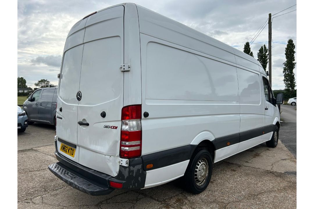Mercedes Sprinter 313 CDI panel van (2012) - Image 5 of 20