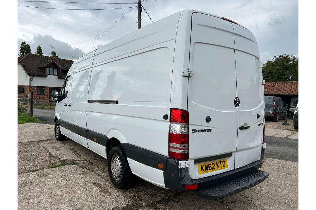 Mercedes Sprinter 313 CDI panel van (2012) - Image 3 of 20