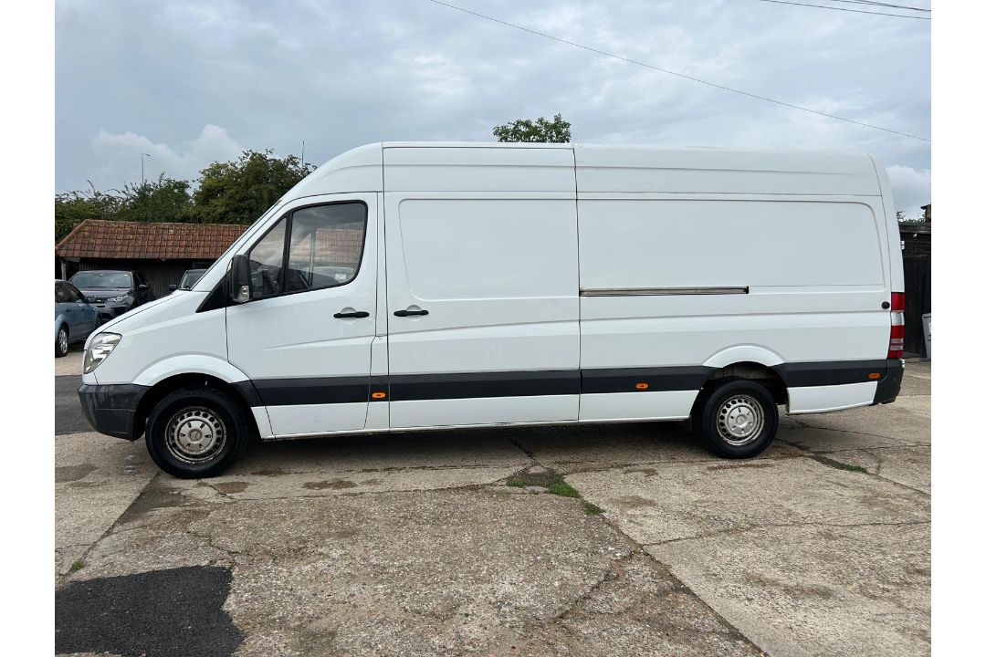 Mercedes Sprinter 313 CDI panel van (2012) - Image 2 of 20