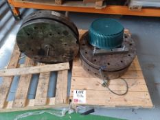 Plastic injection moulding tool to produce 32cm floral bowl