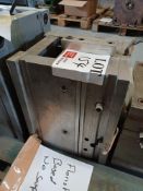 Plastic injection moulding tool to produce spray dish handle