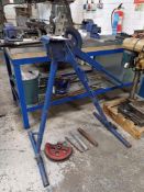 Record free standing hand-operated pipe bender