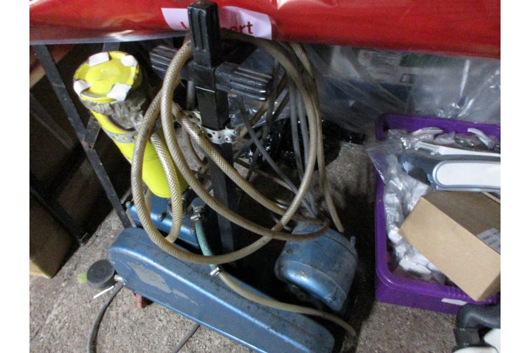 Miscellaneous lot including Mitutoyo HDS display height gauge, AC clamp meter, dial gauges, - Image 5 of 6
