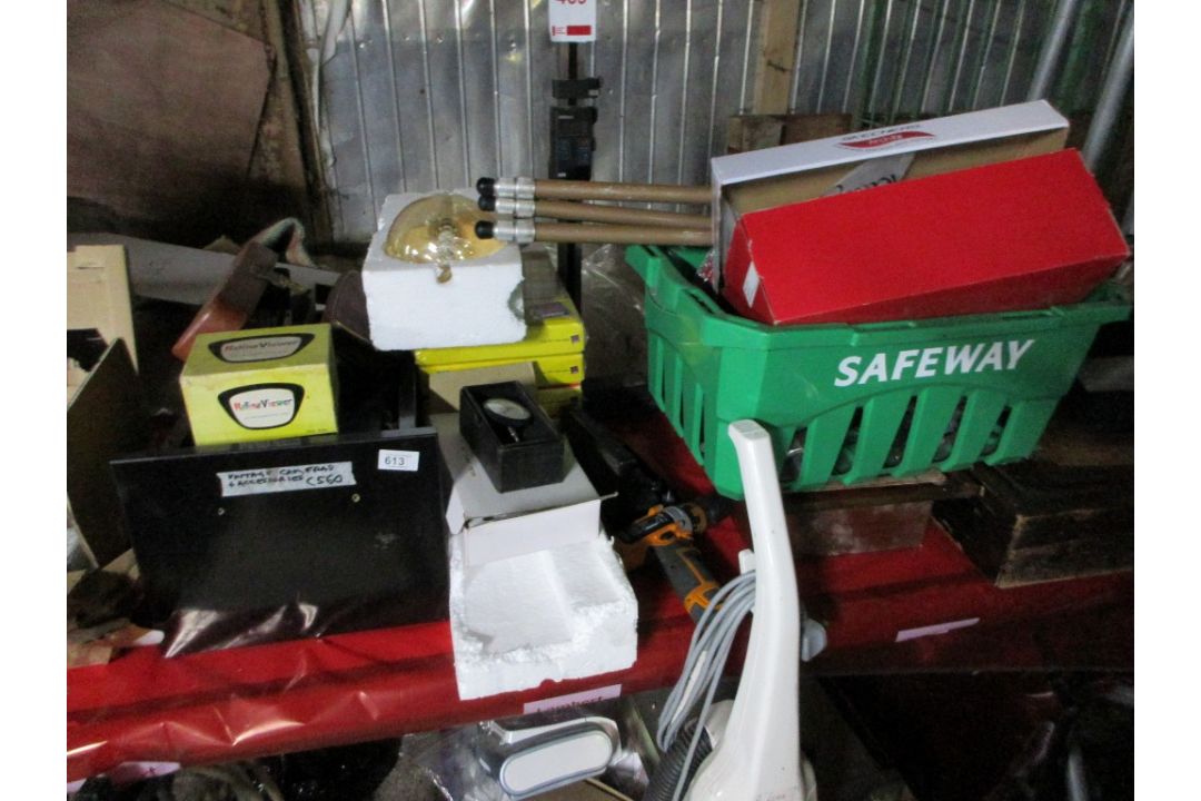 Miscellaneous lot including Mitutoyo HDS display height gauge, AC clamp meter, dial gauges, - Image 1 of 6