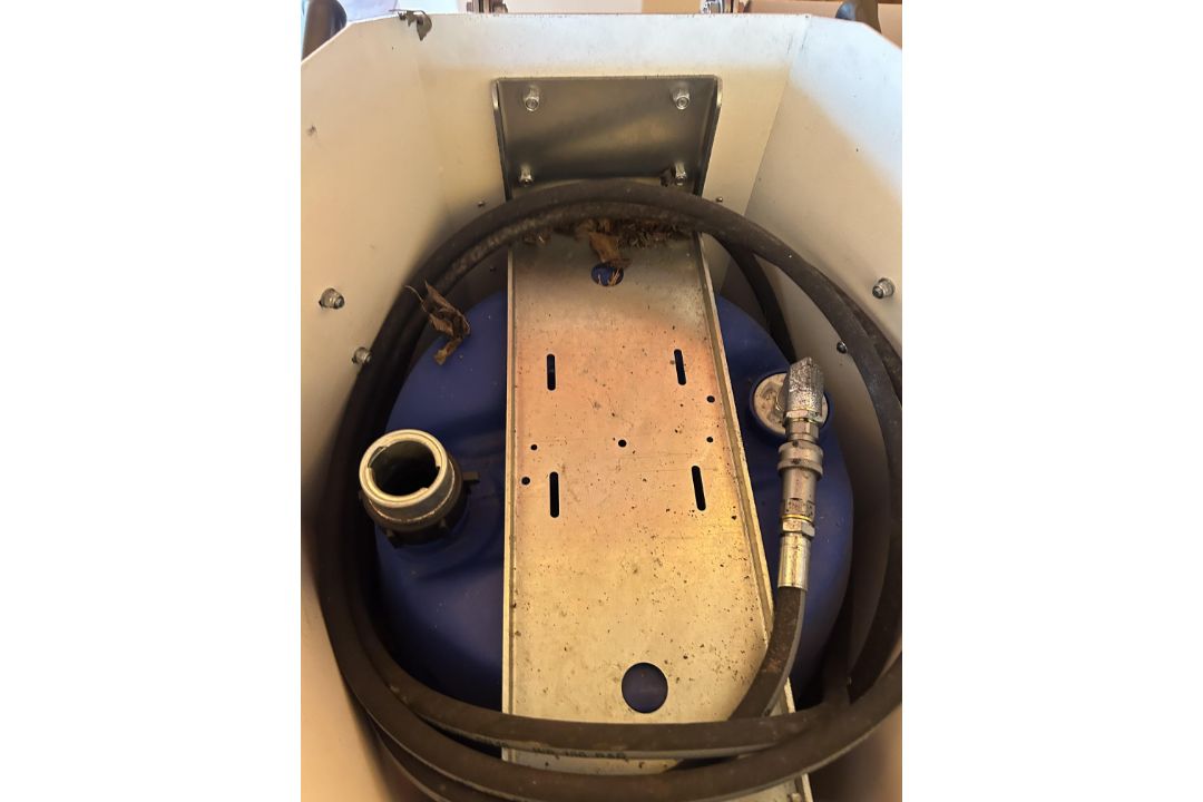 Top Metal Caddy120 120L portable, lockable diesel fuel tank and caddy - Image 2 of 4