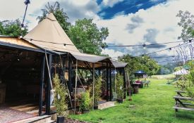 Joining kit for linking 2 x Giant Hats in a “all sides up” join