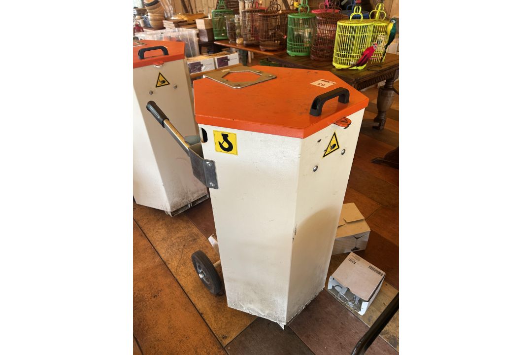 Top Metal Caddy120 120L portable, lockable diesel fuel tank and caddy - Image 1 of 4