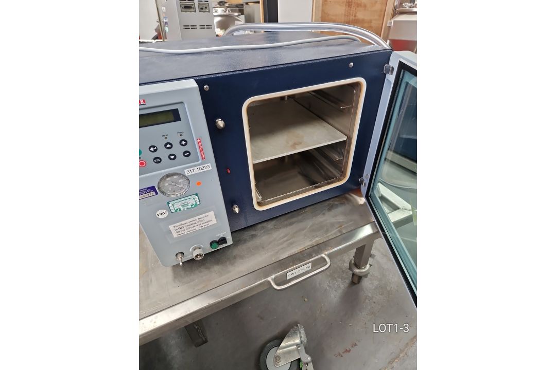 Vacuum Oven Vacucenter Salvis Lab VD4 - Image 1 of 4