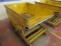Mobile forklift-able tipping skip Size 1.4 x 1m