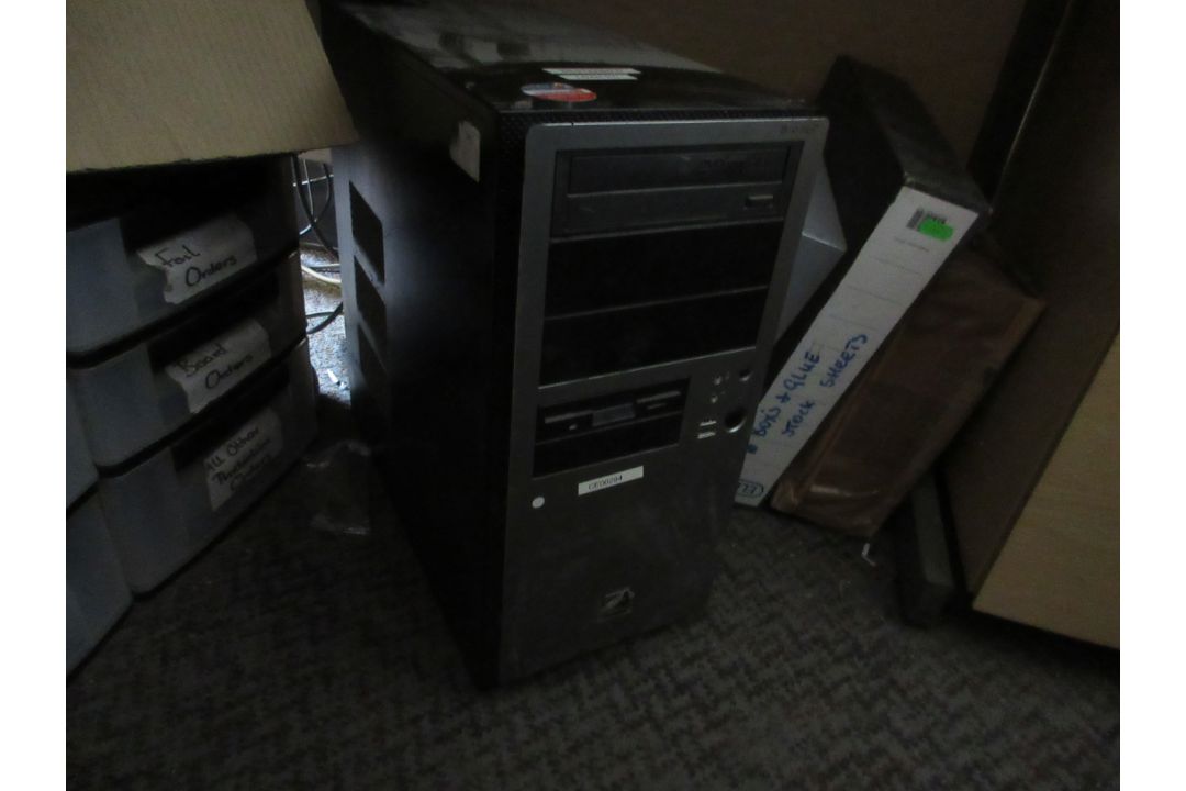 DCM 20" desktop monitor, with keyboard, mouse & tower PC - Image 3 of 4