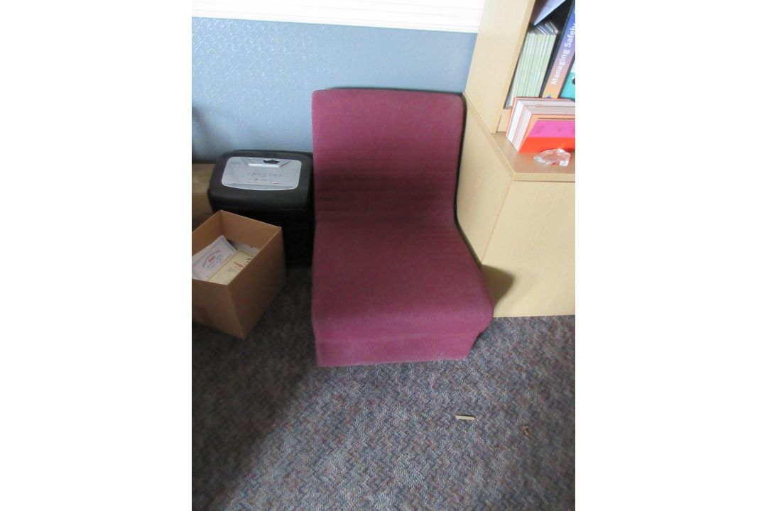 Two light wood effect corner desks, three pedestals, one bookcase, four upholstered chairs, one 4- - Image 5 of 7