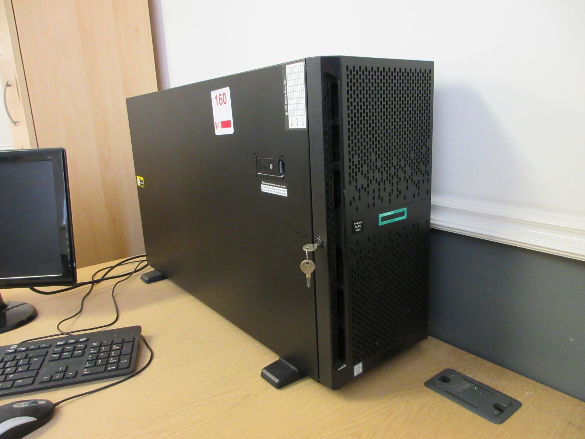 Hewlett Packard Enterprise Proliant ML350 Gen9 server console - Image 4 of 5