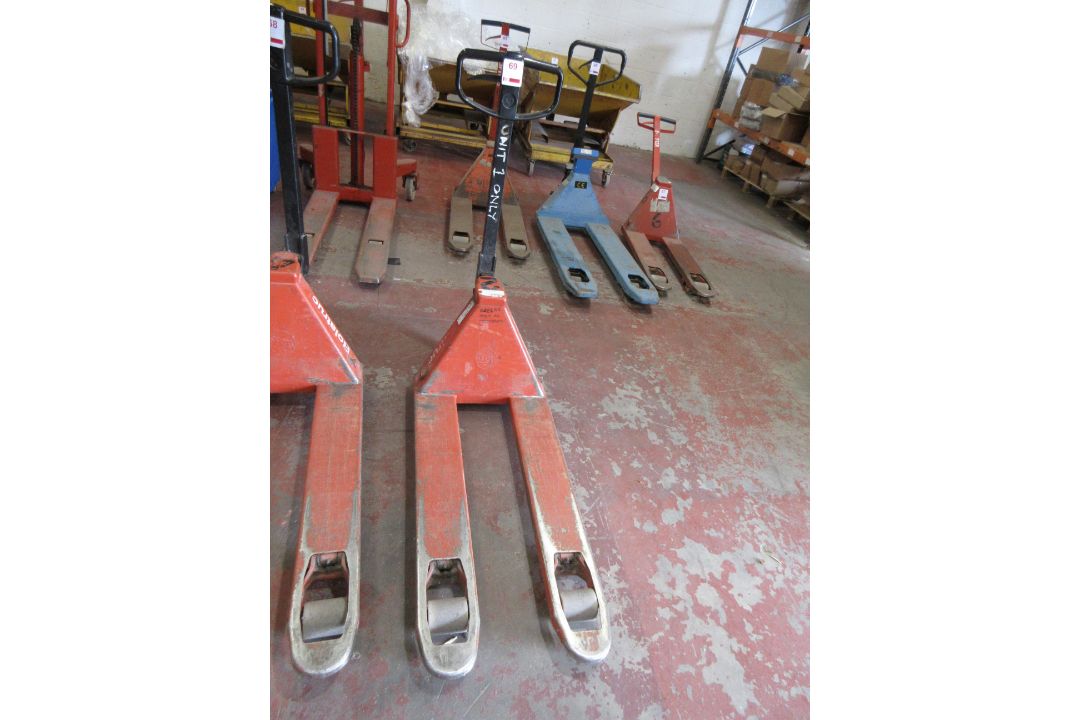 Rolatruc pallet truck Fork size; 1000mm - Image 1 of 2