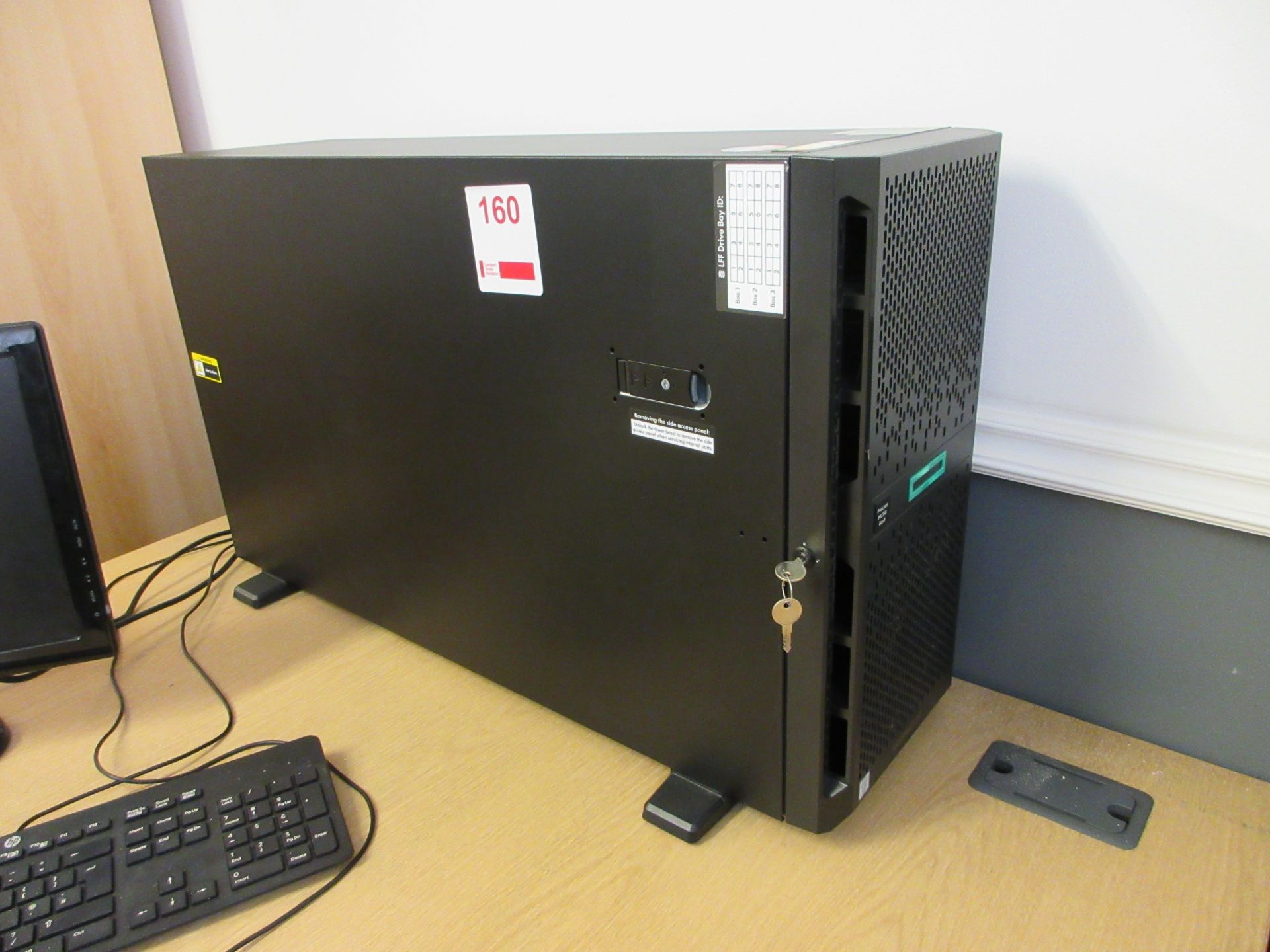 Hewlett Packard Enterprise Proliant ML350 Gen9 server console