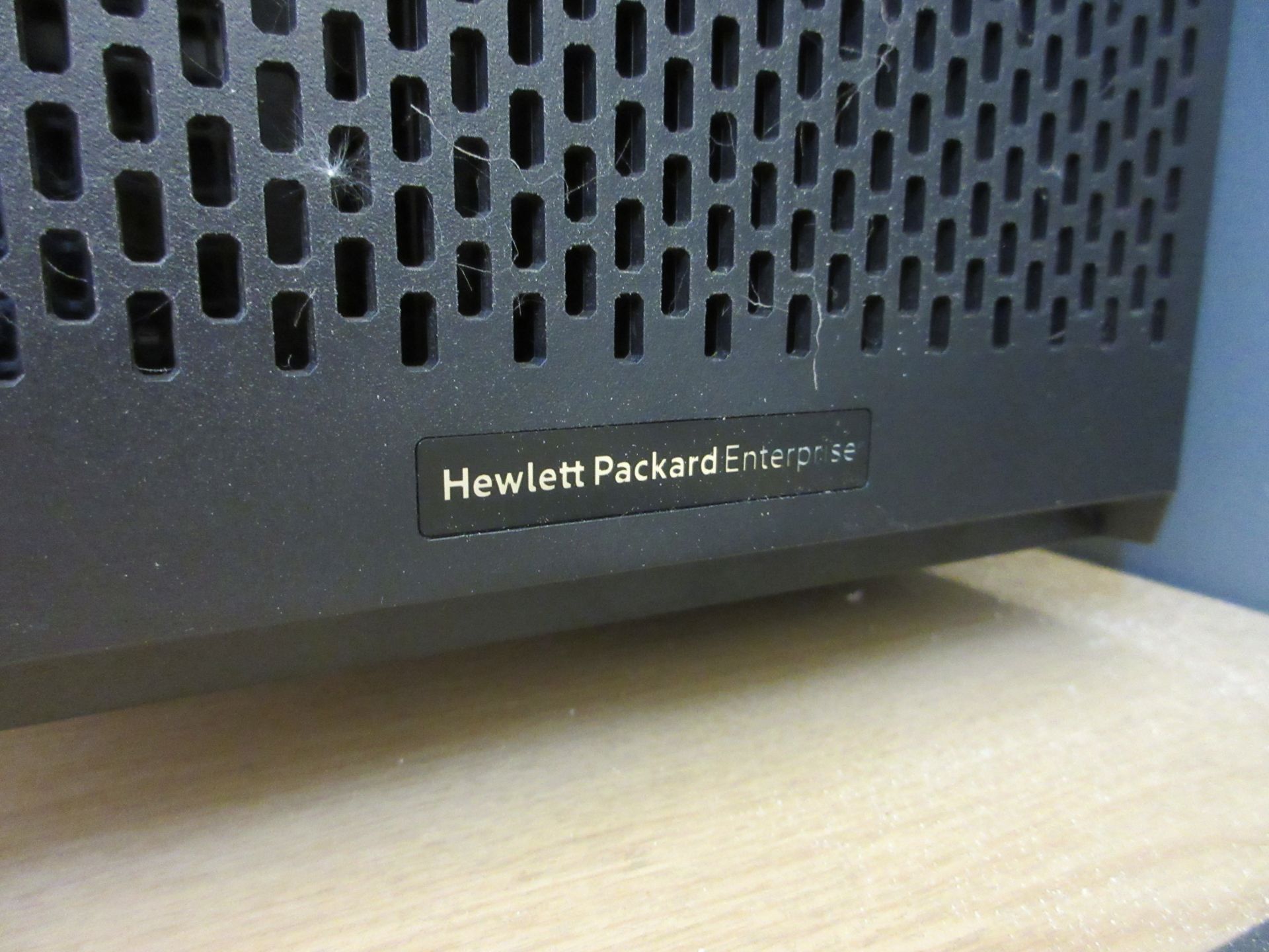 Hewlett Packard Enterprise Proliant ML350 Gen9 server console - Image 2 of 5