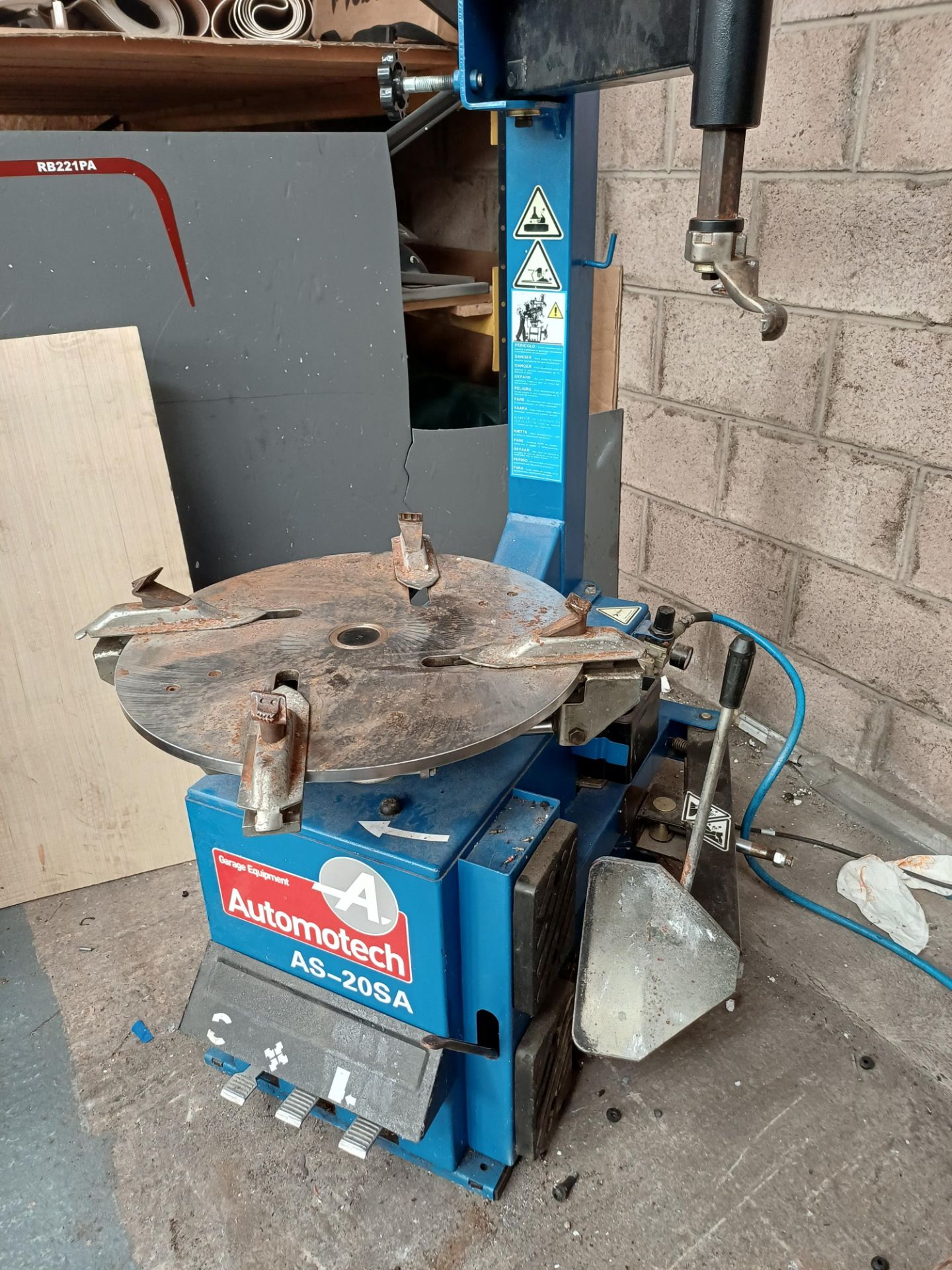 Automotech Parts Automotech AS-20SA semi-automatic tyre changer (06/01/2015)Serial ...