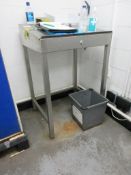 Teknomek stainless steel lift up lid work station, 600 x 700 x height 1.1m