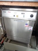 Miele Professional G7804 stainless steel glass washer. The door does not Lock - Spairs and repairs