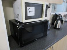Two various microwaves, toaster, kettle & Haden air fryer