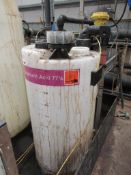 Plastic storage tank, 225 litres, with change over contact switch, 1 x pump valve PoWRA: A ‘point of