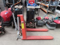 A WARRIOR High Lift Pallet Truck, 1000kg Capacity, Max Height 800mm