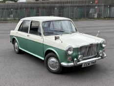 1964 MG 1100 Saloon in two tone cream and green