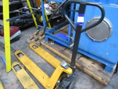 Pallet truck 2000kg with scale