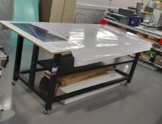 Armour steel mobile measuring bench with roller feed