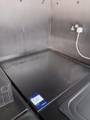 Stainless steel corner dividing section 700mm(d) x 675mm(w) x 920mm(h)