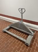 Pedestrian Pallet Truck