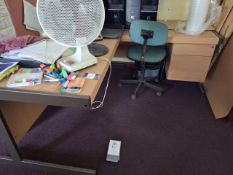 Wood effect desk with 90° extension and operators chair