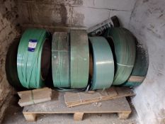 10 x packs of plastic banding, quantity of paint, quantity ratchet straps