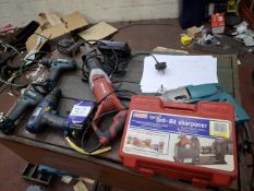 Quantity of power tools to include Makita TTD110D 10.8v impact driver, Makita HP331D 10.8v drill,