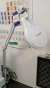 Neatfi Adjustable Magnifier Lamp
