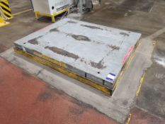 SCISSOR LIFT TABLE