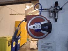 SEALEY 12M RETRACTABLE AIR HOSE WITH WALL MOUNTED REGULATOR