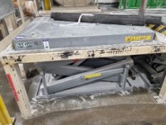 SCISSOR LIFT TABLE