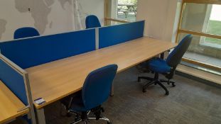 Light oak effect 4 person desk cluster with privacy screen 2800 x 1660mm with 4 chairs